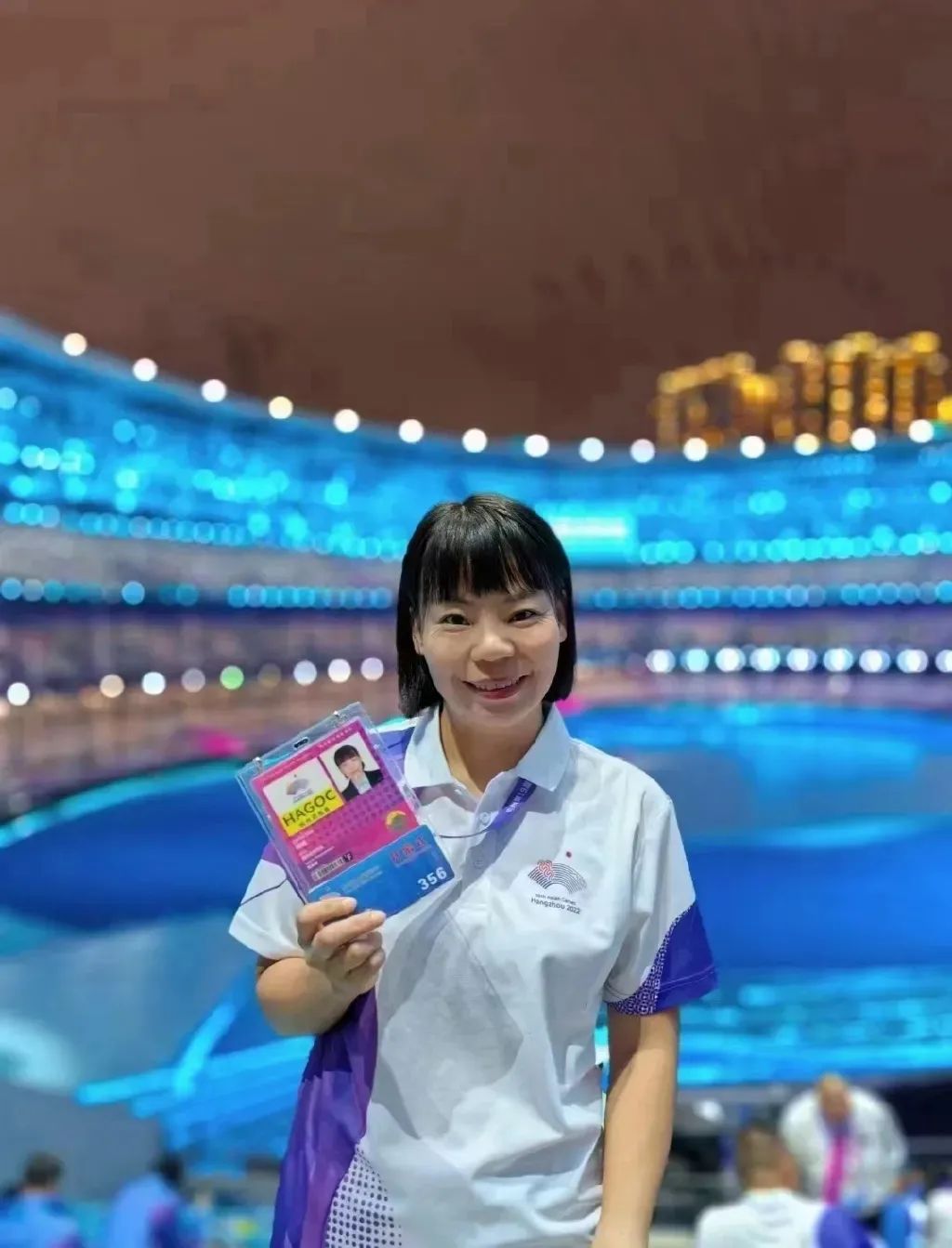 周艳老师担任亚运会游泳裁判，见证覃海洋破