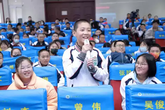 中国队4×200米游泳接力_女子4×200米游泳决赛视频_60米冠军去游泳的是谁