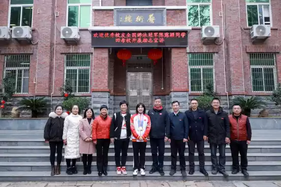 60米冠军去游泳的是谁_中国队4×200米游泳接力_女子4×200米游泳决赛视频