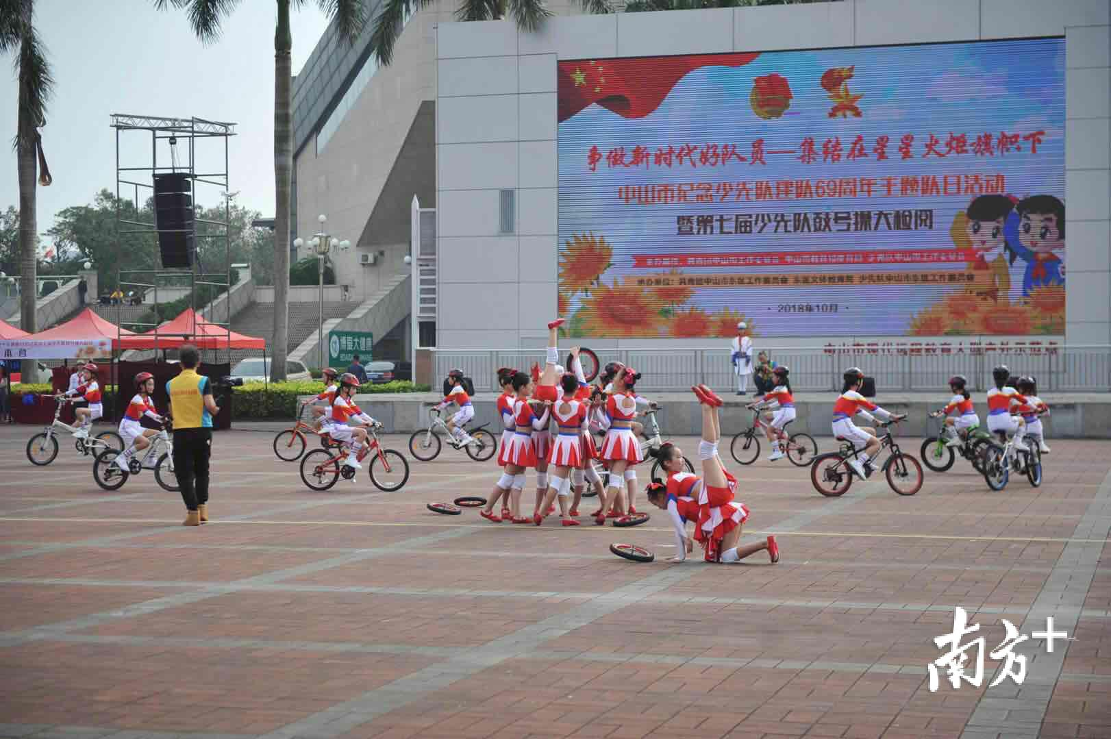 小学广墦体操_小学生跳广场体操_体操广场跳小学生舞视频