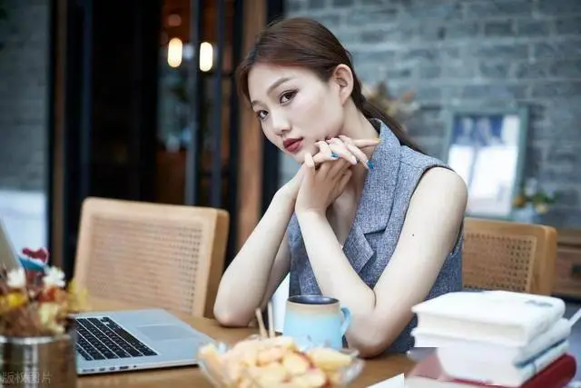 爱情生活应该是怎么样的_爱情的生活方式_爱情同样都是一种生活方式