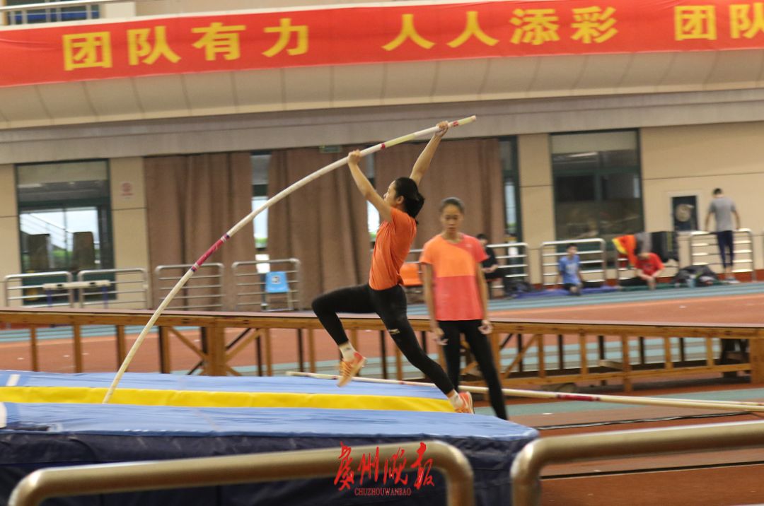 小学生校运会跳高冠军_小学跳高比赛_校运会跳高比赛规则