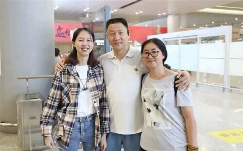 小学的跳高比赛是什么样的_小学生跳高运动会_小学生校运会跳高冠军