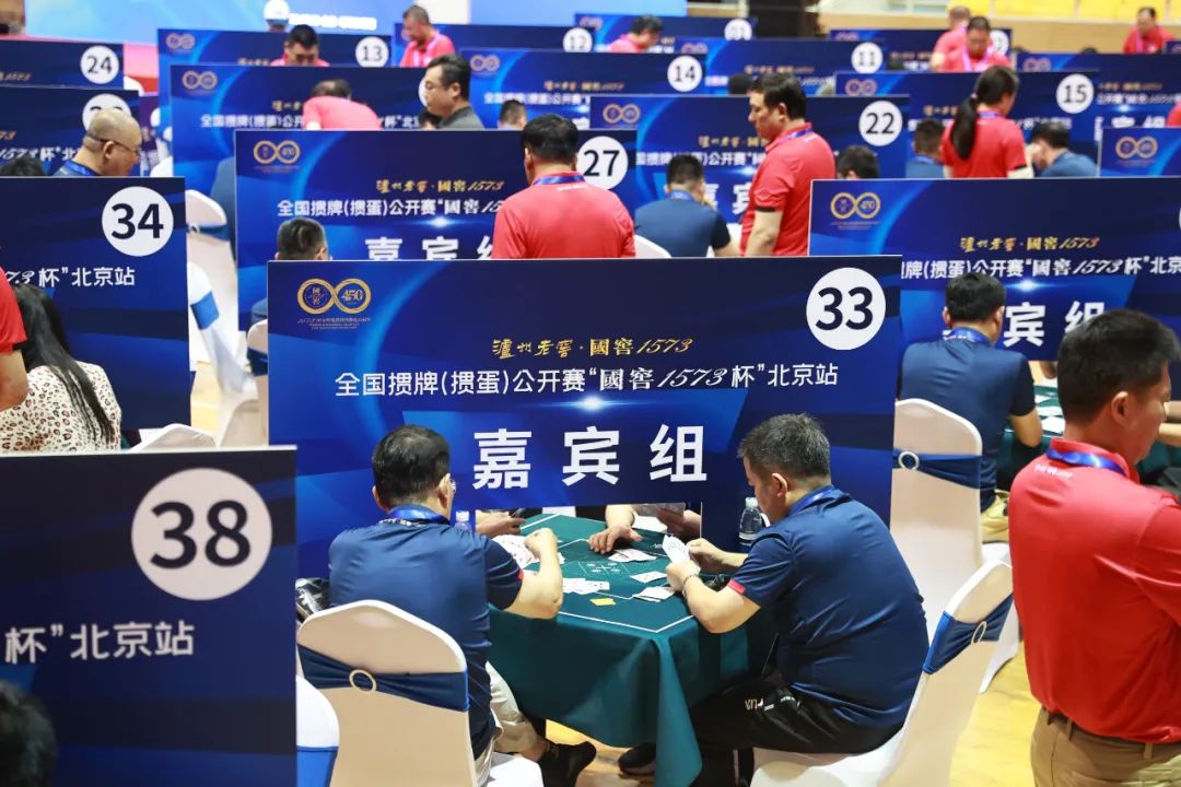 新疆游泳协会_新疆的运动员_新疆13届运动会游泳冠军